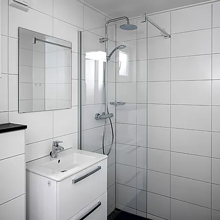 Отель In With Enclosed Garden 3*